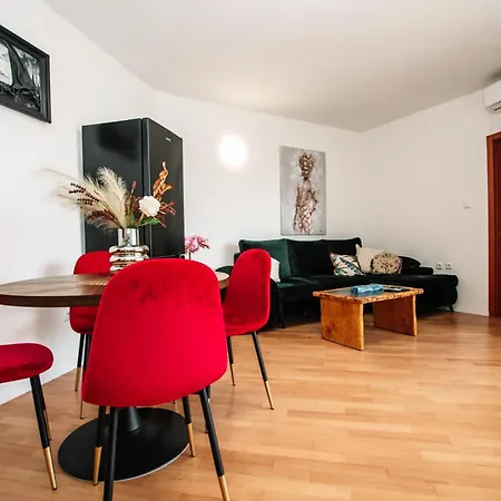 Martina Apartment *